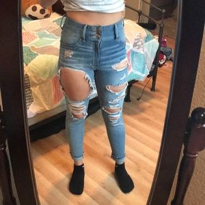 Distressed highwaisted American eagle jeans